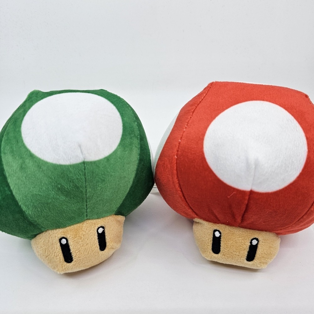 Nintendo Super Mario‎ Bros Plush Toys Lot of 2 ~ Red & Green Mushroom
